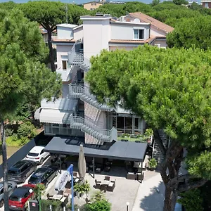*** Hotel Chery Italia